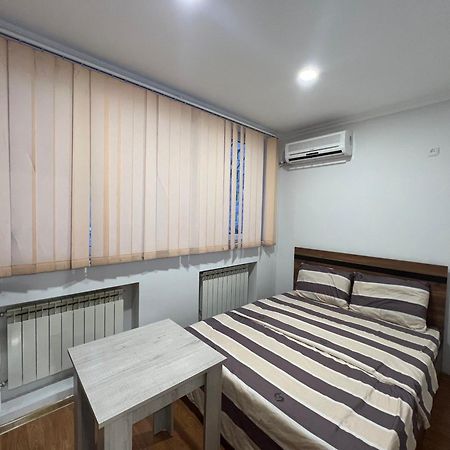 Pushkiin Hotel Yerevan Bagian luar foto